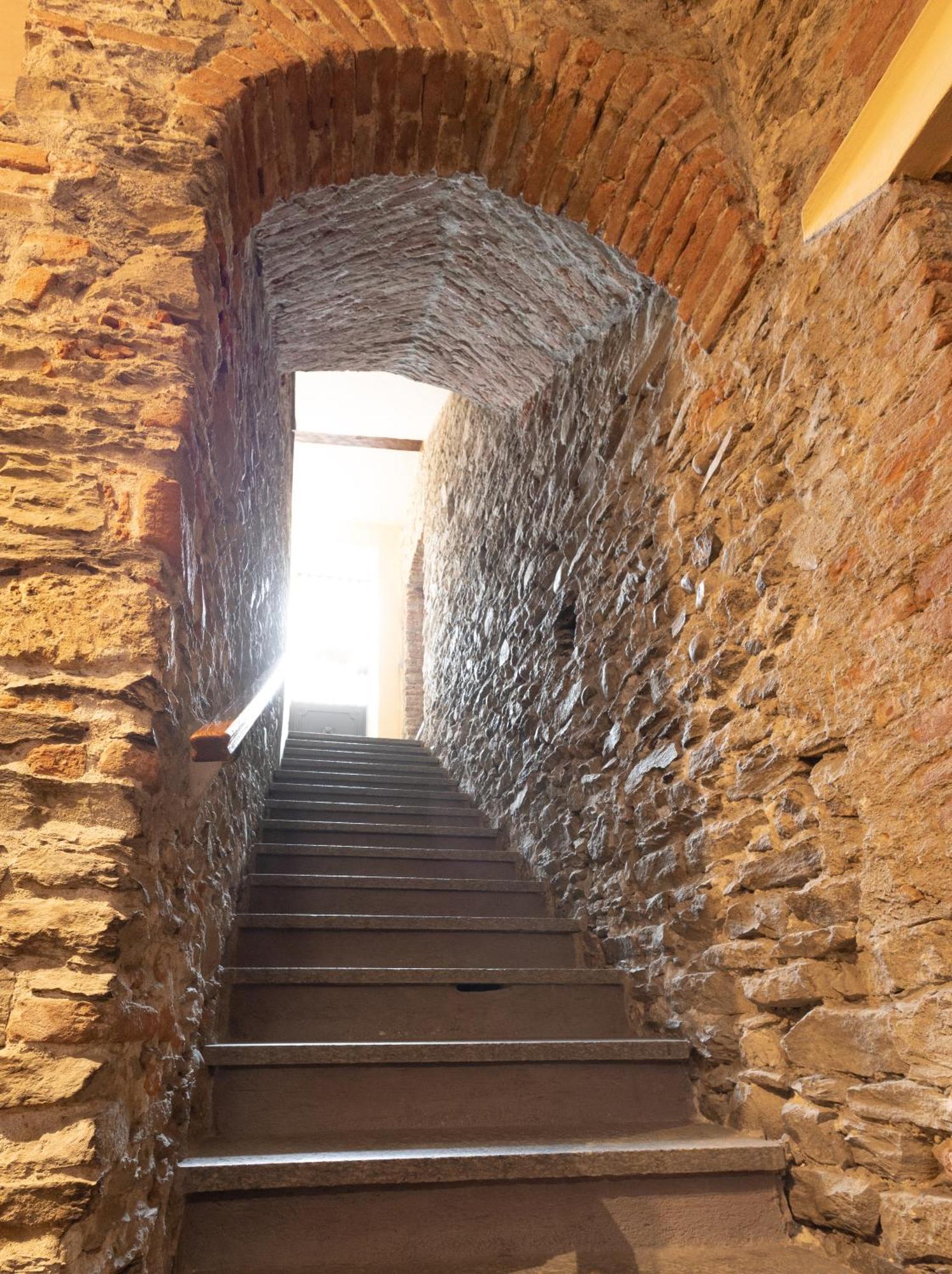 Maison Aubert In Centro Storico Aosta Exterior foto